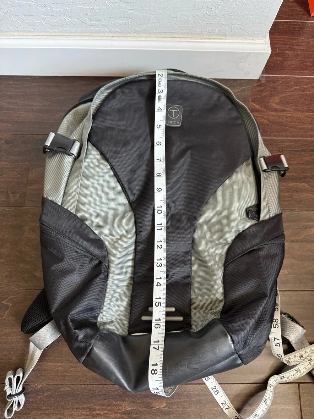 Tumi T-Tech Gray & Black Men's Backpack Laptop Bag Good Condition
